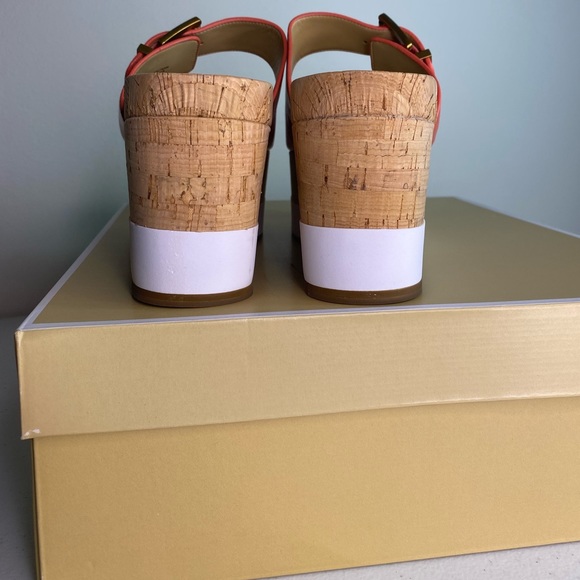 Michael Kors Peach Pink Platform Flatform Sandals - Picture 4 of 6